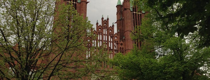 Kreuzberger Himmel is one of Grey City.