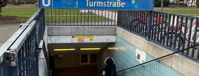 U Turmstraße is one of Tempat yang Disukai Christian.