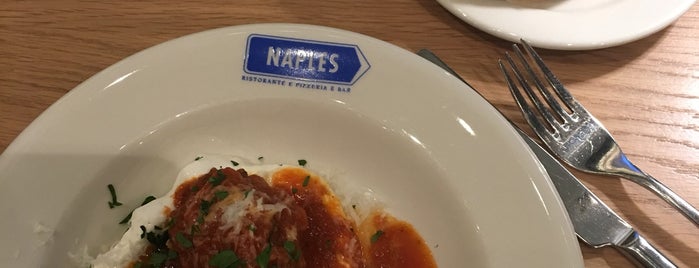 Naples Ristorante e Pizzeria e Bar is one of Parthさんのお気に入りスポット.