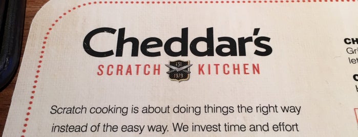 Cheddar's Scratch Kitchen is one of Orte, die 🖤💀🖤 LiivingD3adGirl gefallen.