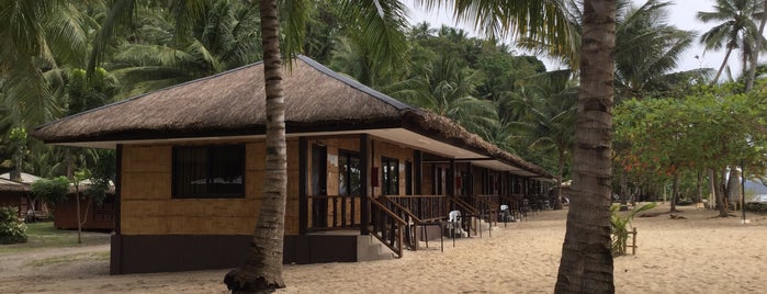Isla Jardin Beach Resort is one of Tempat yang Disukai Giana.