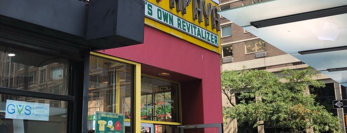 Papaya King is one of Gianaさんのお気に入りスポット.