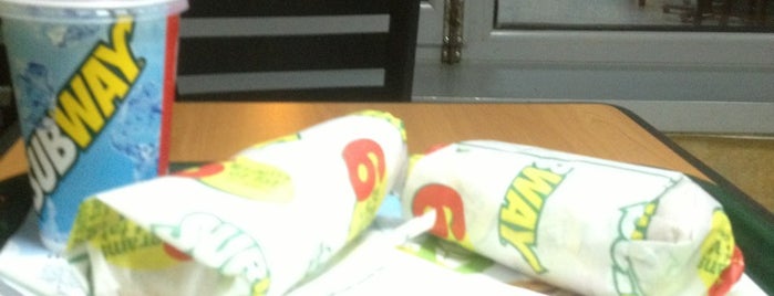 Subway is one of Lieux qui ont plu à DrAbdullah.