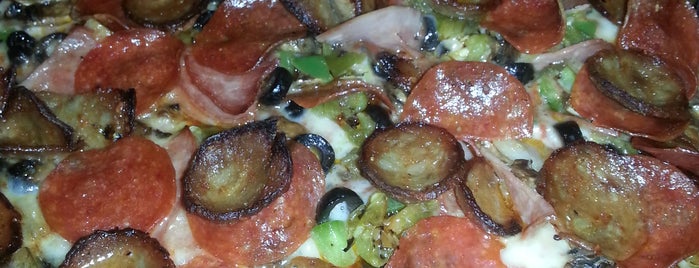 Sal-E-Boy's Pizzeria is one of Locais curtidos por Diana.