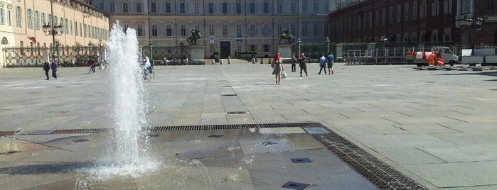 Piazza Castello is one of Parallel.