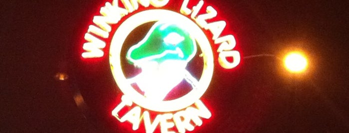 Winking Lizard Tavern is one of Places I want to eat.
