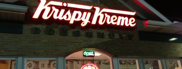 Krispy Kreme Doughnuts is one of Lugares favoritos de Gregg.