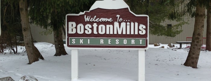 Boston Mills Ski Resort is one of Lugares favoritos de Wendy.