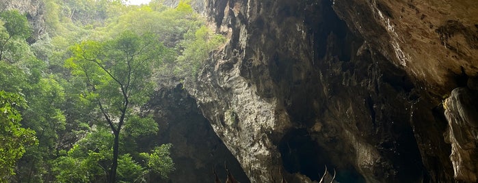 Phraya Nakhon Cave is one of Bkk-Surrathani.