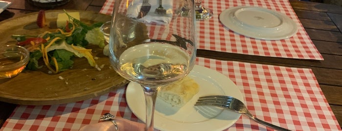 L'apéro is one of Yemek 2.