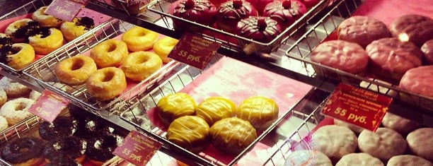 Dunkin' Donuts is one of Tempat yang Disukai Алексей.