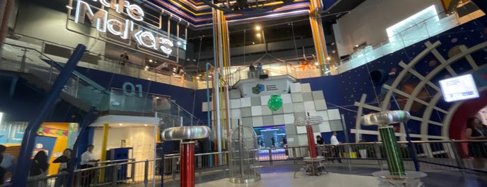 Science Centre Singapore is one of Best Museums in Singapore.