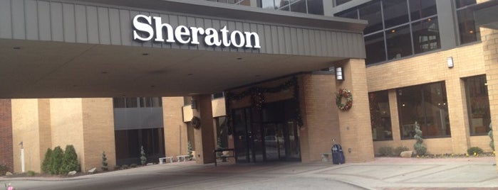 Sheraton Pittsburgh Hotel at Station Square is one of martín’s Liked Places.