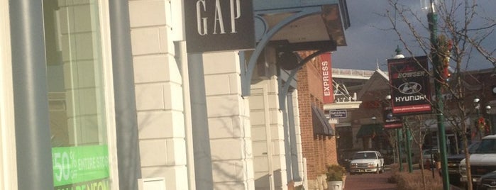 GAP is one of Tempat yang Disukai Mike.