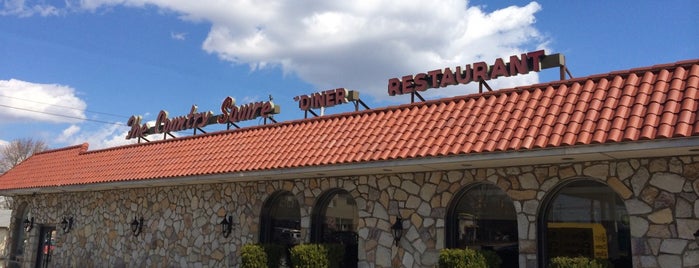 Country Squire Diner is one of Lugares favoritos de Dan.