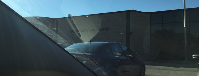 Dane County Job Center is one of Sonja'nın Kaydettiği Mekanlar.