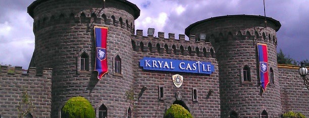 Kryal Castle is one of สถานที่ที่ Robert ถูกใจ.