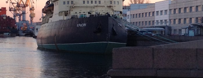 Krasin Icebreaker is one of Петербург.