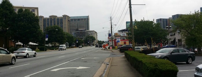 Buckhead At Pharr Rd is one of Chesterさんのお気に入りスポット.