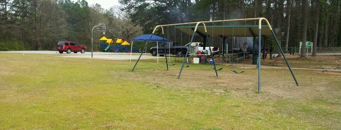 Pine Circle Park, Ellenwood, GA is one of Locais curtidos por Brian C.