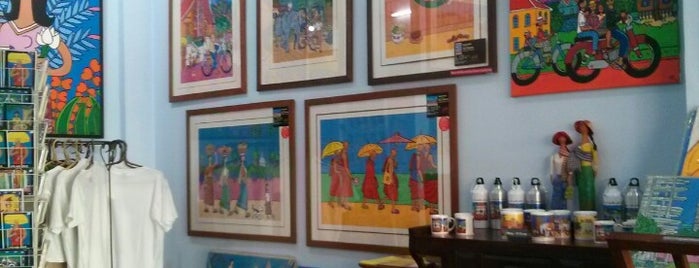 Stef's Happy Cambodia Gallery is one of Locais curtidos por Alyonka.