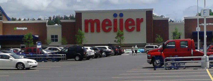 Meijer is one of Aprilさんのお気に入りスポット.