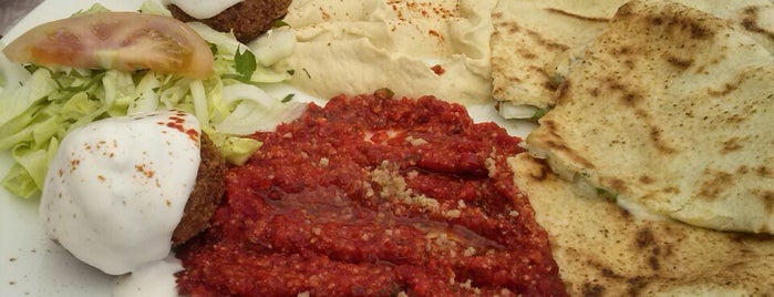 Ugarit is one of We Love Veggie Burgers'in Beğendiği Mekanlar.