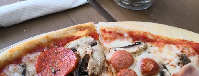 La Barra Pizzería is one of Cristobalさんのお気に入りスポット.