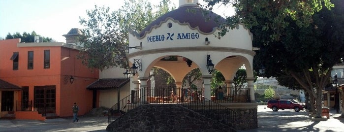 Pueblo Amigo is one of carlos : понравившиеся места.