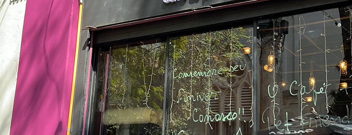 Santa Fermata Caffè & Vino is one of Cafés.