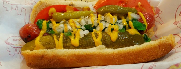 Dog House Grill is one of Veggie dogs Chicago.