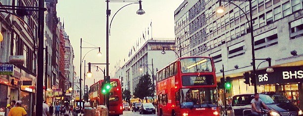 Улица Оксфорд-стрит is one of London.