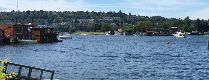 Thunderbird Marina is one of Lieux qui ont plu à Bill.