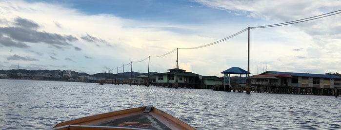 Burung Pinggai Ayer Water Village is one of Brunei.
