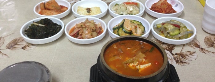 Korean Restaurant is one of Orte, die Nicolás gefallen.