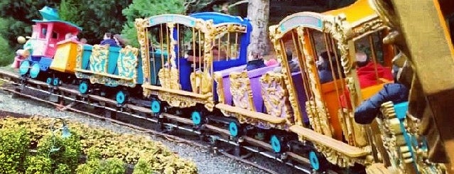 Casey Jr. - le Petit Train du Cirque is one of Disneyland Paris.