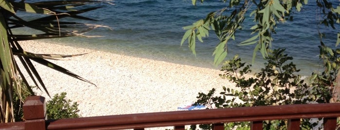Agia Paraskevi Beach is one of Silvia'nın Beğendiği Mekanlar.
