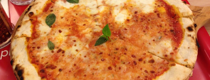 Pizza Milano is one of Tempat yang Disukai Mohammad.
