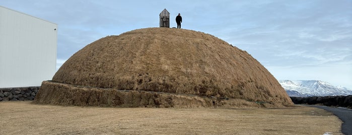 Þúfa - Listaverk eftir Ólöfu Nordal is one of odd personal landmarks.