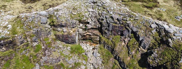 Kinder Downfall is one of Peak District Places.