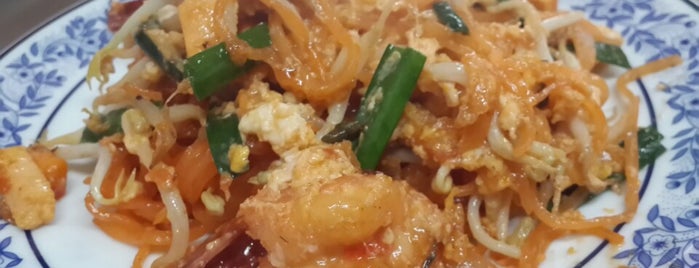 Lung-Pa Padthai is one of Visit Eat Stay @ Bangkok.