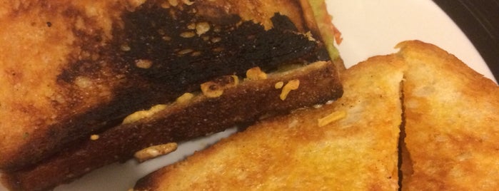 Roxy's Grilled Cheese is one of Boston To Do.