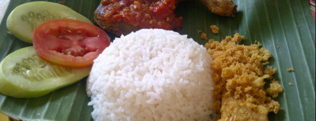 Pondok Ikan Bakar "Berkat" is one of Wisata Kuliner -nusantara.