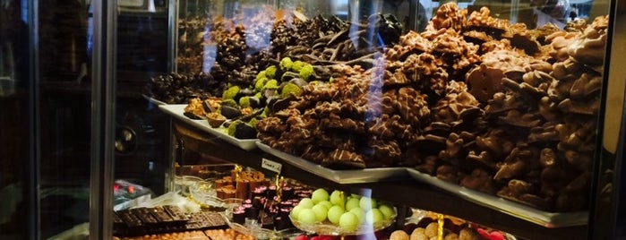 Çikolata & Kahve is one of Posti che sono piaciuti a Cansu.