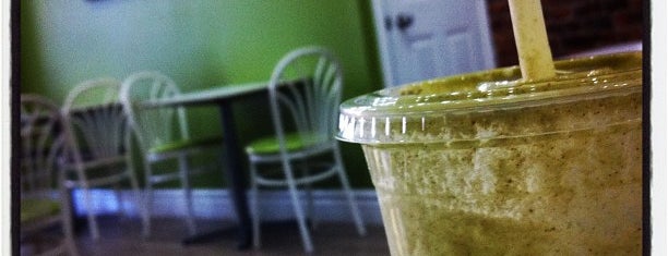 the green smoothie bar is one of Hamilton Hot Spots.