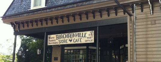 Birchrunville Store Cafe is one of Hopewell Big Woods.