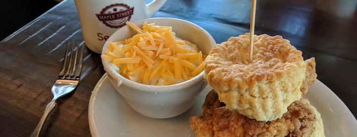Maple Street Biscuit Company is one of Lugares favoritos de Justin.