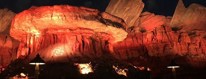 Radiator Springs Racers is one of Felix'in Beğendiği Mekanlar.