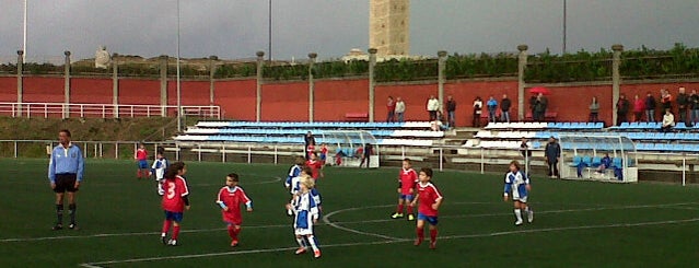 Ciudad Deportiva De La Torre is one of Locais curtidos por Fernando.