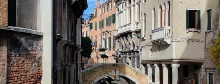 Ponte Del Piovan O Del Volto is one of Venice.